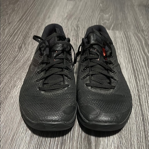 Nike Black Sneakers Modern Design Breathable - Picture 6 of 6